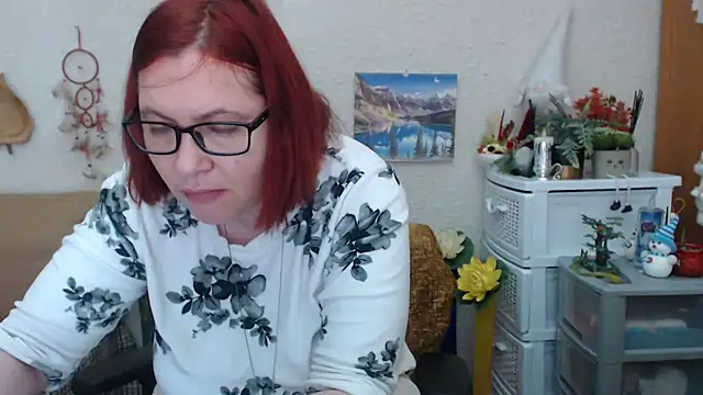 Snapshot of PlayfullMature chatting on February 25, 2025, 5:19 am PlayfullMature online show from February 25, 2025, 5:19 am