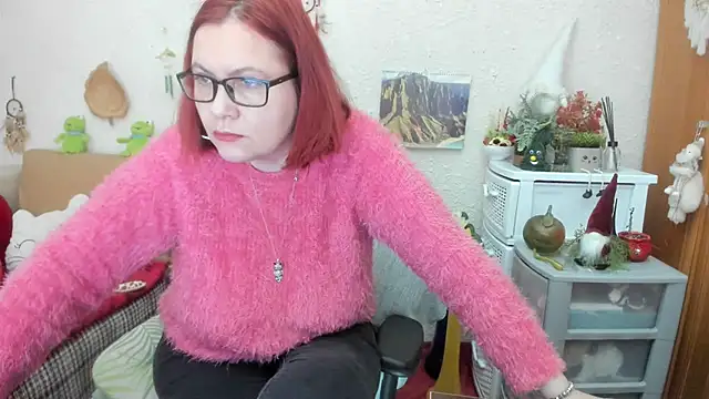 Snapshot of PlayfullMature chatting on March 5, 2025, 10:44 am PlayfullMature online show from March 5, 2025, 10:44 am