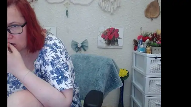 Snapshot of PlayfullMature chatting on September 9, 2025, 1:54 pm PlayfullMature online show from September 9, 2025, 1:54 pm