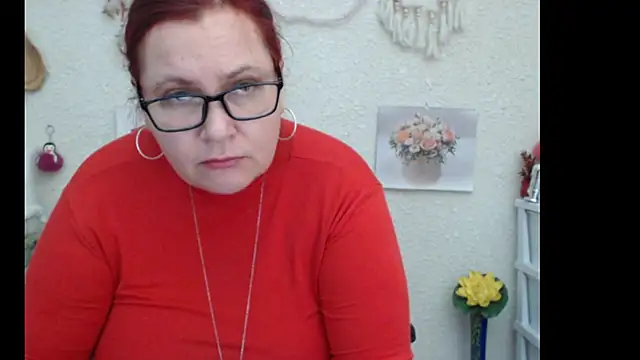 Snapshot of PlayfullMature chatting on September 19, 2025, 8:16 am PlayfullMature online show from September 19, 2025, 8:16 am