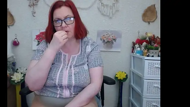 Snapshot of PlayfullMature chatting on September 19, 2025, 9:59 pm PlayfullMature online show from September 19, 2025, 9:59 pm