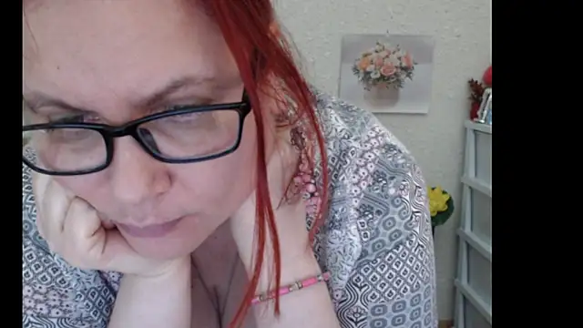 Snapshot of PlayfullMature chatting on September 20, 2025, 10:11 pm PlayfullMature online show from September 20, 2025, 10:11 pm