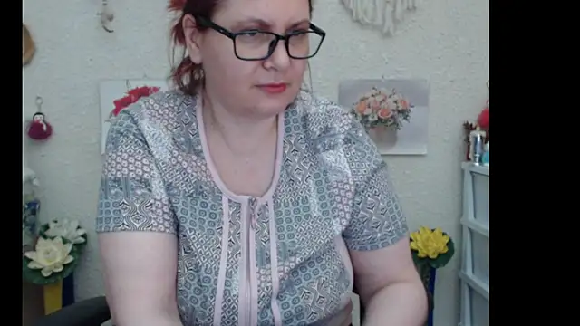 Snapshot of PlayfullMature chatting on September 22, 2025, 9:00 am PlayfullMature online show from September 22, 2025, 9:00 am