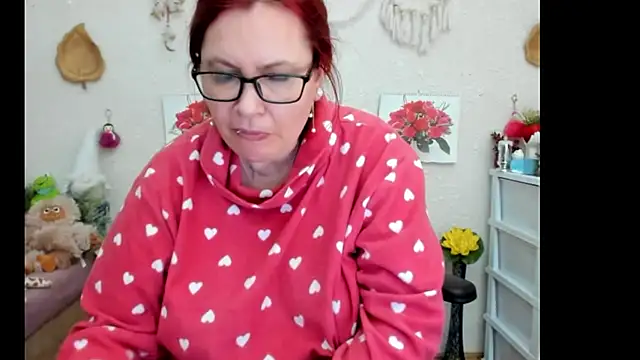 Snapshot of PlayfullMature chatting on September 27, 2025, 6:57 pm PlayfullMature online show from September 27, 2025, 6:57 pm