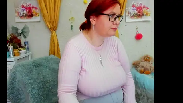 Snapshot of PlayfullMature chatting on October 2, 2025, 12:45 pm PlayfullMature online show from October 2, 2025, 12:45 pm
