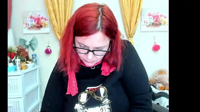 Snapshot of PlayfullMature chatting on October 3, 2025, 2:58 pm PlayfullMature online show from October 3, 2025, 2:58 pm