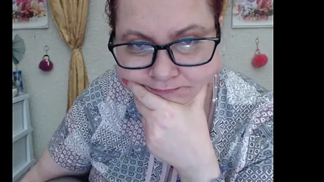 Snapshot of PlayfullMature chatting on October 5, 2025, 4:55 am PlayfullMature online show from October 5, 2025, 4:55 am
