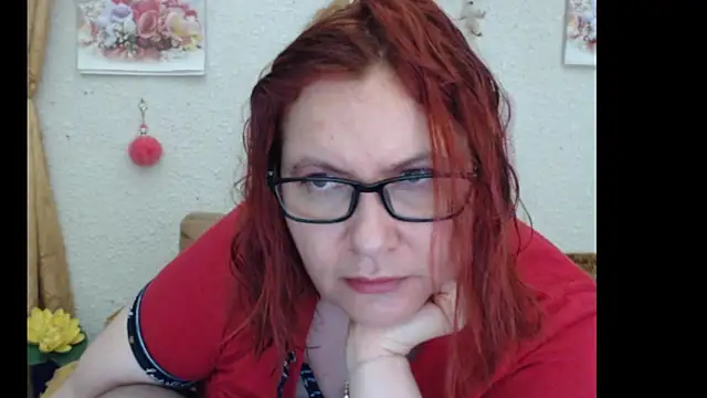 Snapshot of PlayfullMature chatting on October 8, 2025, 2:04 pm PlayfullMature online show from October 8, 2025, 2:04 pm