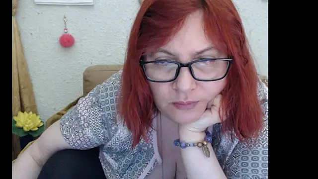 Snapshot of PlayfullMature chatting on October 10, 2025, 1:10 pm PlayfullMature online show from October 10, 2025, 1:10 pm