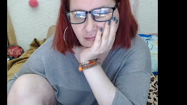 Snapshot of PlayfullMature chatting on October 17, 2025, 4:09 pm PlayfullMature online show from October 17, 2025, 4:09 pm