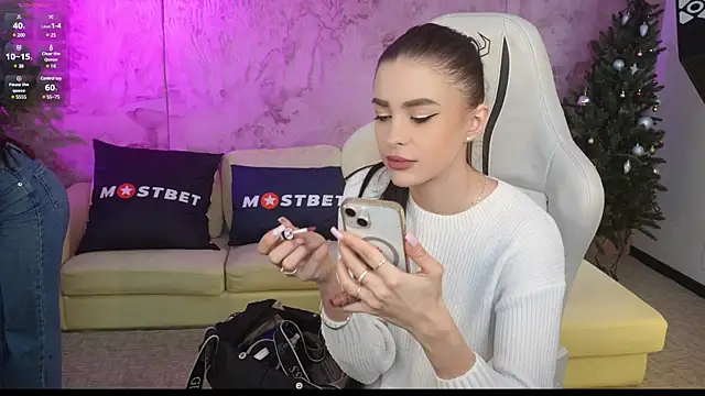 Snapshot of Tina_Breeze chatting on December 28, 2024, 11:41 am Tina Breeze online show from December 28, 2024, 11:41 am