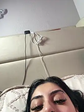 ThickerThanYoBitch online show from September 18, 2025, 6:32 pm