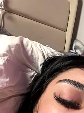 ThickerThanYoBitch online show from October 13, 2025, 4:51 pm