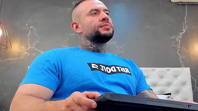 BruceDallas online show from December 6, 2024, 8:07 pm