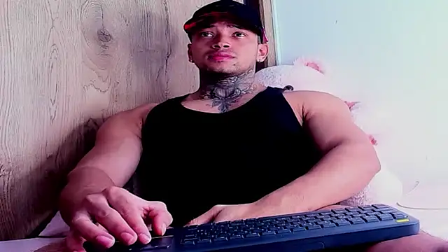 Stiven collins online show from December 1, 2025, 8:19 am