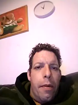 Snapshot of Knuffelstaaf123 chatting on February 26, 2025, 10:09 pm Knuffelstaaf123 online show from February 26, 2025, 10:09 pm