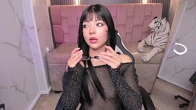 Snapshot of _mia_collins_b_ chatting on October 8, 2025, 1:09 pm  mia collins b  online show from October 8, 2025, 1:09 pm