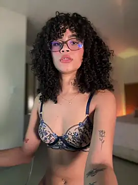 Snapshot of Lianh_Benett chatting on February 8, 2025, 7:48 am Lianh Benett online show from February 8, 2025, 7:48 am