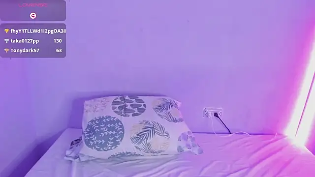 Snapshot of Mikasa_Horny chatting on January 16, 2025, 6:27 pm Mikasa Horny online show from January 16, 2025, 6:27 pm