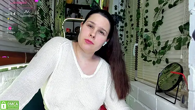 Snapshot of Candys_booty chatting on December 9, 2024, 7:29 pm Candys booty online show from December 9, 2024, 7:29 pm