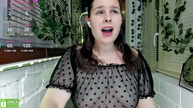 Snapshot of Candys_booty chatting on December 10, 2024, 11:08 pm Candys booty online show from December 10, 2024, 11:08 pm