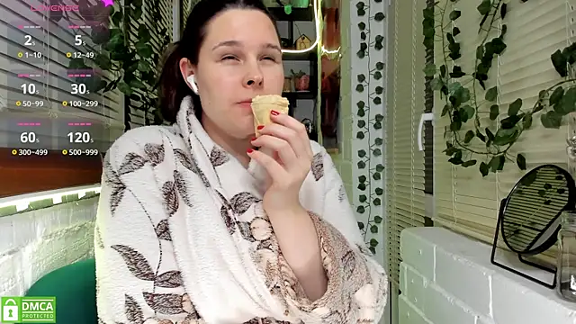 Snapshot of Candys_booty chatting on December 13, 2024, 12:42 am Candys booty online show from December 13, 2024, 12:42 am