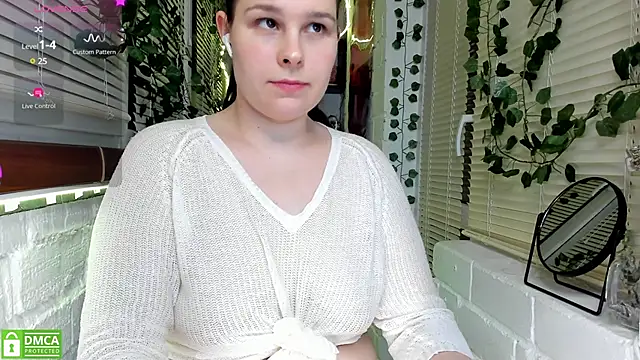 Snapshot of Candys_booty chatting on December 15, 2024, 6:37 pm Candys booty online show from December 15, 2024, 6:37 pm