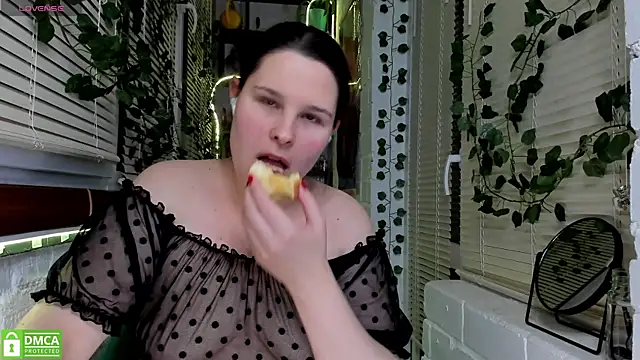 Snapshot of Candys_booty chatting on December 16, 2024, 9:41 pm Candys booty online show from December 16, 2024, 9:41 pm