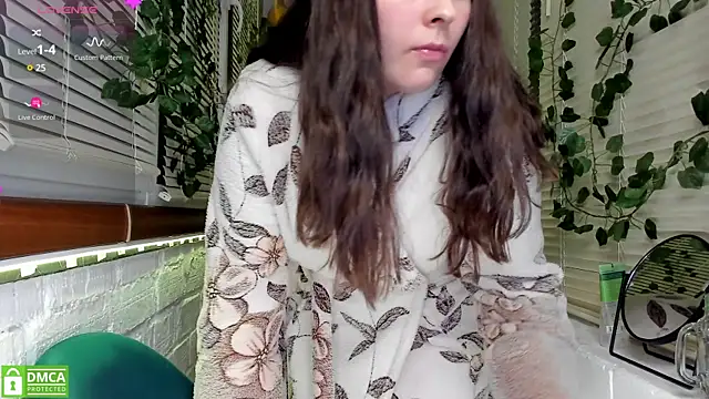 Snapshot of Candys_booty chatting on December 17, 2024, 3:50 am Candys booty online show from December 17, 2024, 3:50 am