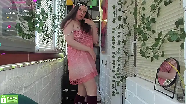 Snapshot of Candys_booty chatting on December 25, 2024, 1:20 am Candys booty online show from December 25, 2024, 1:20 am