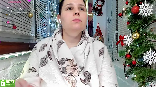 Snapshot of Candys_booty chatting on December 28, 2024, 1:18 am Candys booty online show from December 28, 2024, 1:18 am