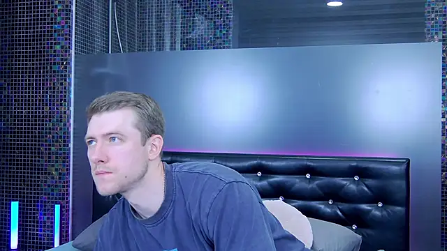 Snapshot of EthanPinkman chatting on September 9, 2025, 4:12 am EthanPinkman online show from September 9, 2025, 4:12 am