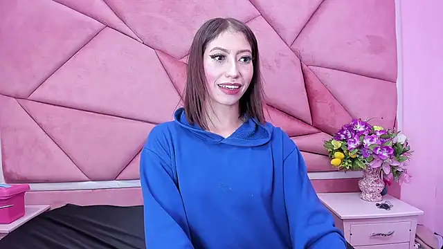 Snapshot of LilithCooperr_ chatting on December 7, 2024, 10:39 pm LilithCooperr online show from December 7, 2024, 10:39 pm