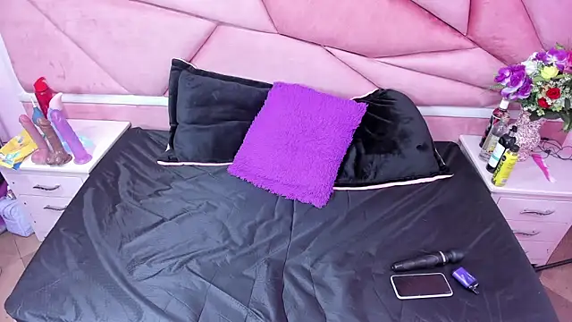 Snapshot of LilithCooperr_ chatting on December 26, 2024, 8:21 pm LilithCooperr online show from December 26, 2024, 8:21 pm