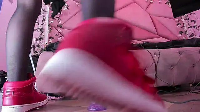 Snapshot of LilithCooperr_ chatting on January 18, 2025, 1:08 am LilithCooperr online show from January 18, 2025, 1:08 am