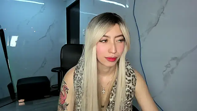 Snapshot of LilithCooperr_ chatting on October 10, 2025, 9:36 pm LilithCooperr online show from October 10, 2025, 9:36 pm