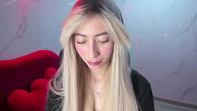 Snapshot of LilithCooperr_ chatting on November 4, 2025, 10:31 pm LilithCooperr online show from November 4, 2025, 10:31 pm