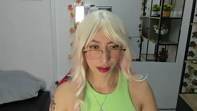 Snapshot of LilithCooperr_ chatting on November 22, 2025, 9:25 pm LilithCooperr online show from November 22, 2025, 9:25 pm