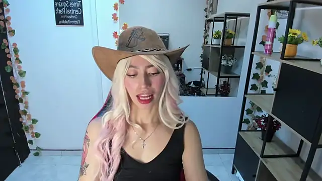 Snapshot of LilithCooperr_ chatting on November 24, 2025, 10:31 pm LilithCooperr online show from November 24, 2025, 10:31 pm