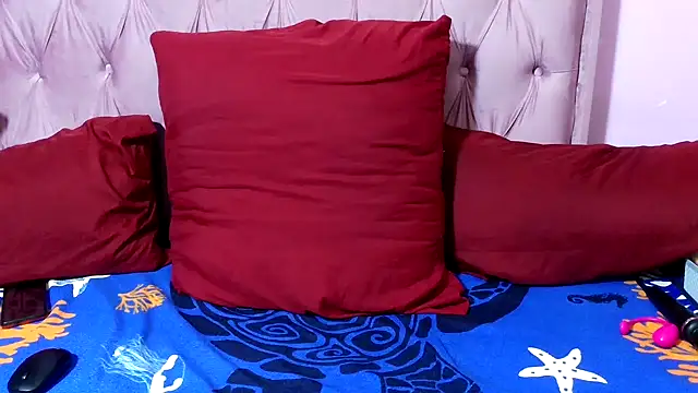 Snapshot of SweetMellowX1 chatting on October 27, 2025, 6:34 pm SweetMellowX1 online show from October 27, 2025, 6:34 pm