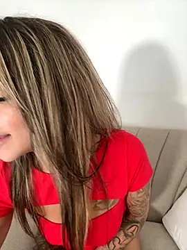 Snapshot of Alisa-Marie chatting on October 2, 2025, 8:21 am Alisa-Marie online show from October 2, 2025, 8:21 am