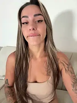 Snapshot of Alisa-Marie chatting on October 4, 2025, 8:34 am Alisa-Marie online show from October 4, 2025, 8:34 am