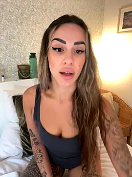 Snapshot of Alisa-Marie chatting on November 7, 2025, 12:49 pm Alisa-Marie online show from November 7, 2025, 12:49 pm