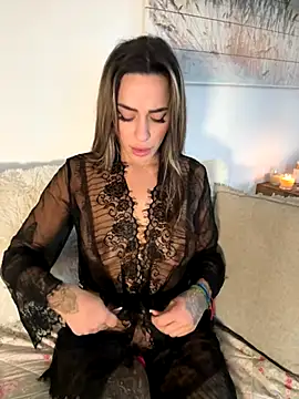 Snapshot of Alisa-Marie chatting on November 16, 2025, 11:05 am Alisa-Marie online show from November 16, 2025, 11:05 am