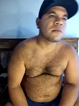 Snapshot of Evert_hairyboy chatting on September 29, 2025, 1:33 am Evert hairyboy online show from September 29, 2025, 1:33 am