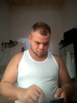 Snapshot of Evert_hairyboy chatting on November 10, 2025, 5:56 pm Evert hairyboy online show from November 10, 2025, 5:56 pm