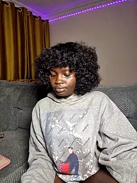 Snapshot of Mon_cherrie_ chatting on September 9, 2025, 11:48 pm Mon cherrie online show from September 9, 2025, 11:48 pm