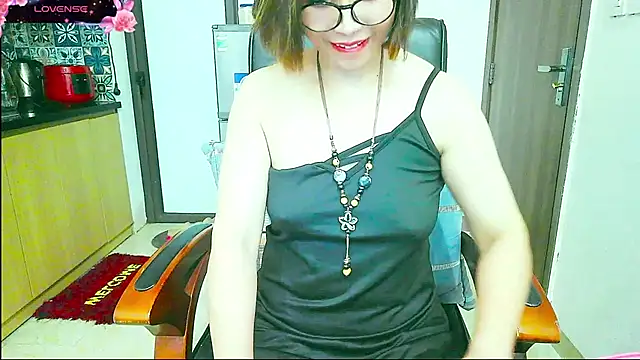 Snapshot of Miu-Le chatting on September 13, 2025, 6:02 am Miu-Le online show from September 13, 2025, 6:02 am