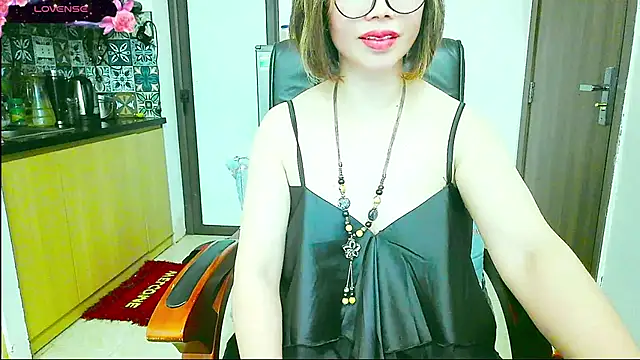 Snapshot of Miu-Le chatting on September 30, 2025, 7:35 am Miu-Le online show from September 30, 2025, 7:35 am