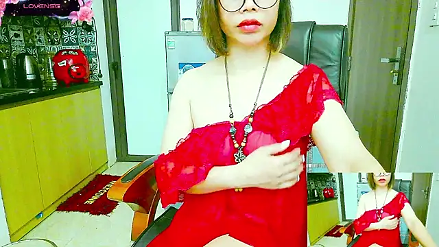 Snapshot of Miu-Le chatting on October 14, 2025, 9:15 pm Miu-Le online show from October 14, 2025, 9:15 pm